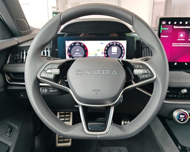 Škoda Superb Sportline 2.0 TDI 142KW 4×4 11/32